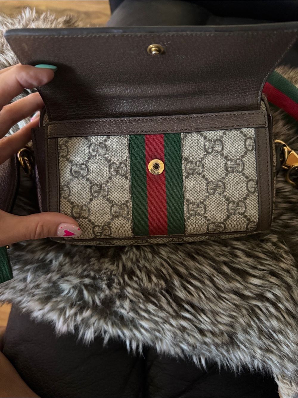 Gucci Beige GG Supreme Mini Crossbody with Green and Red Web - Picture 11 of 17